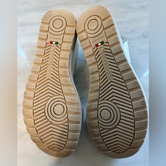 NeroGiardini Bungee Platform Wedge Sandals in White/Gold size 39/8.5 - Picture 12 of 12